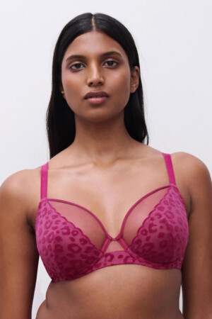 Reggiseno Chantelle Pulp Girls in tulle con stampa leopardata in velluto, coppe coprenti senza imbottitura e spalline in velluto regolabili.